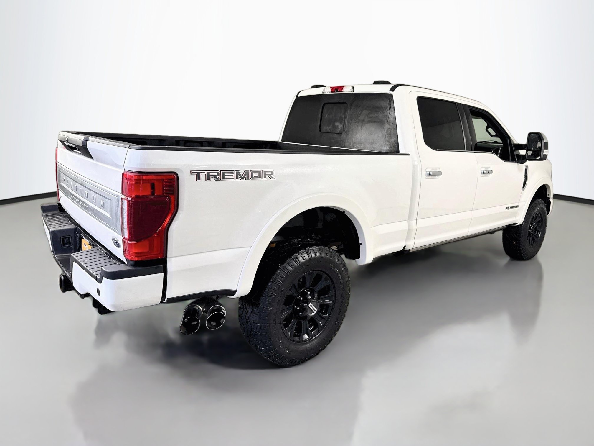 Certified 2022 Ford F350 Platinum w/ Tremor Off-Road Package AWD/4WD image 12