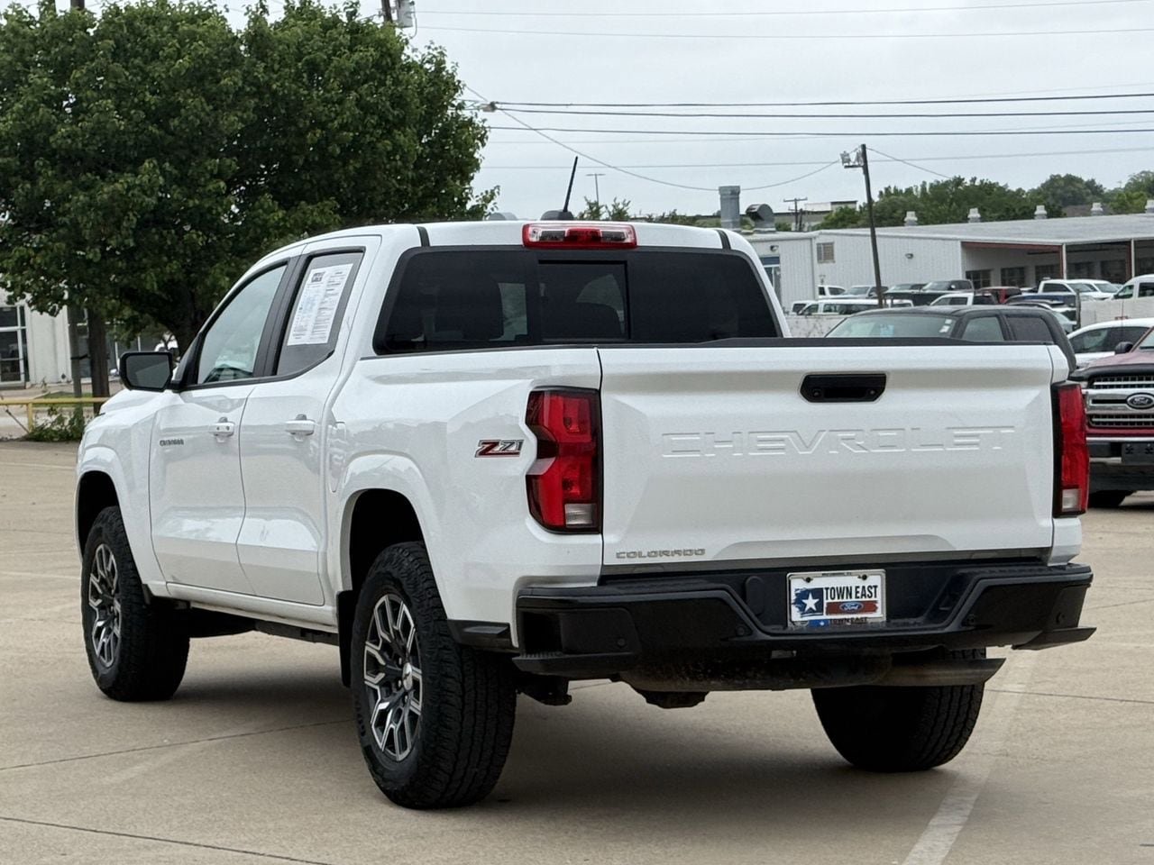 Used 2024 Chevrolet Colorado Z71 w/ Z71 Convenience Package 2 AWD/4WD image 5