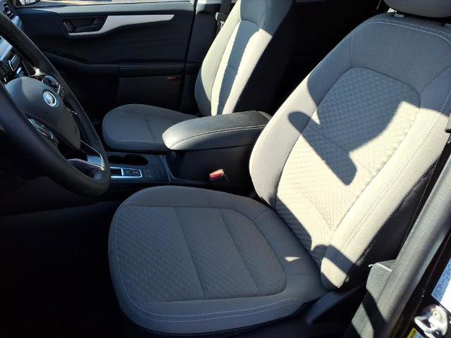 Certified 2022 Ford Escape SE w/ SE Sport Appearance Package image 18