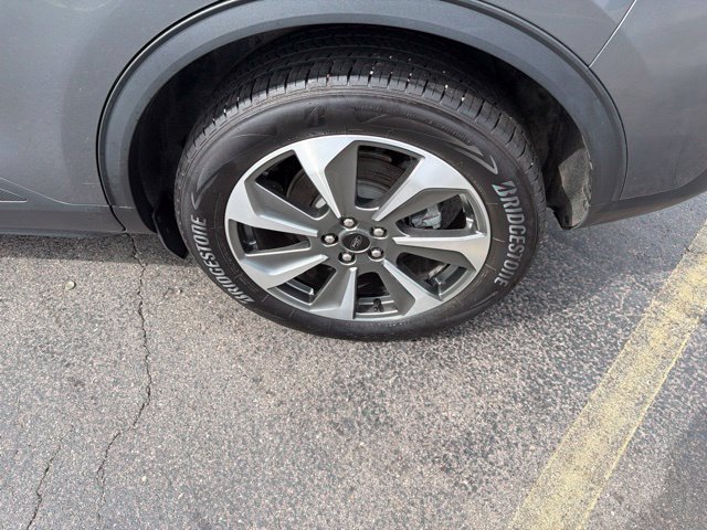 Certified 2025 Ford Escape Platinum AWD/4WD image 11