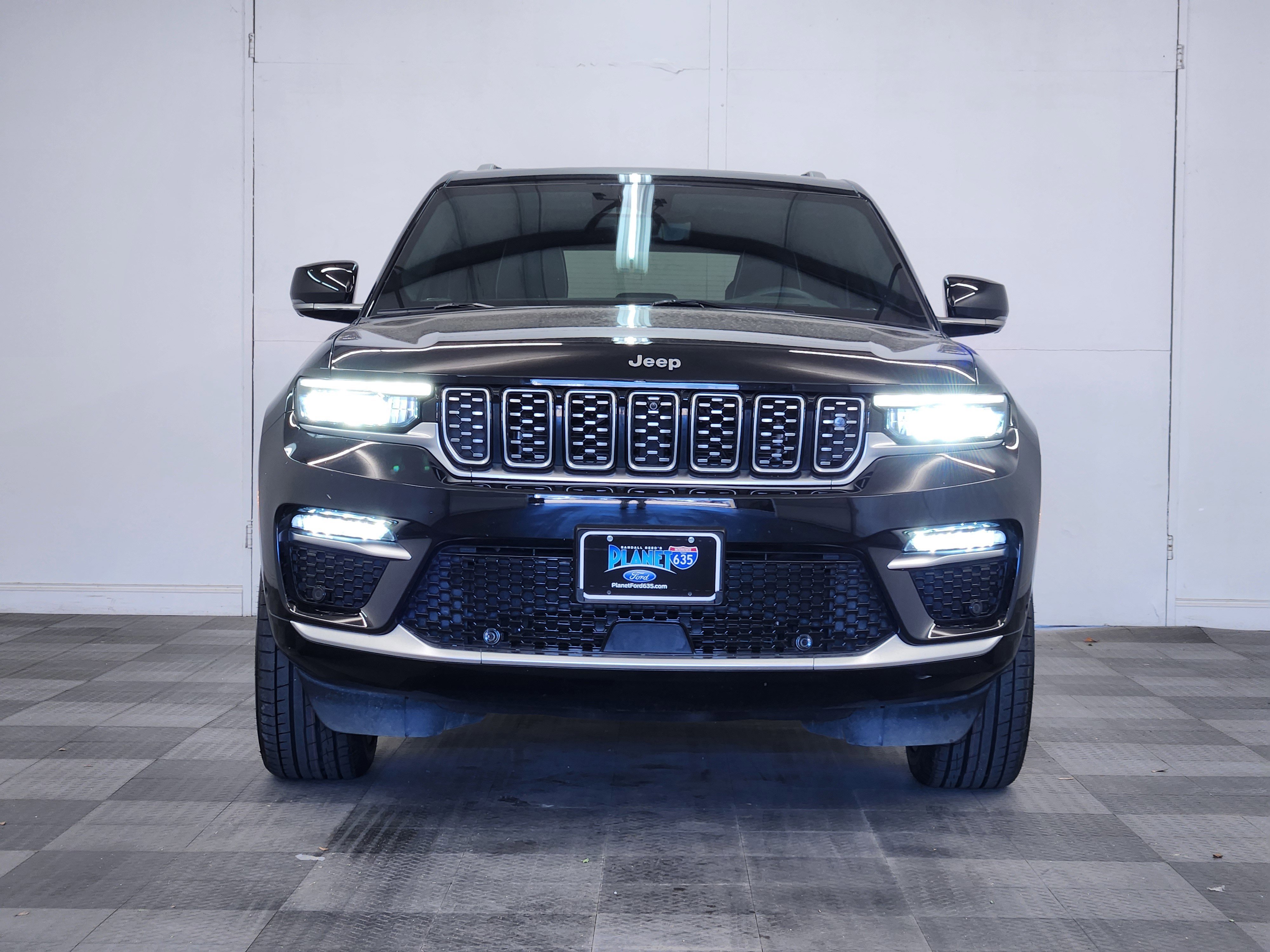 Used 2023 Jeep Grand Cherokee Summit image 7
