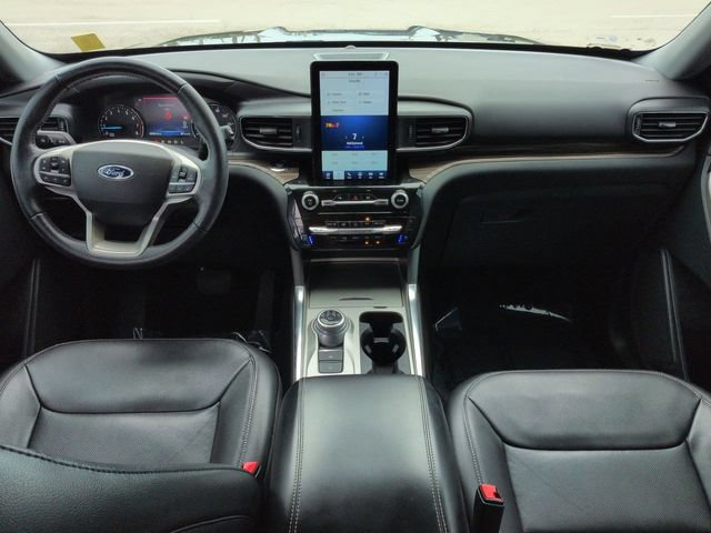 Certified 2022 Ford Explorer Limited w/ Limited Technology Package RWD image 15