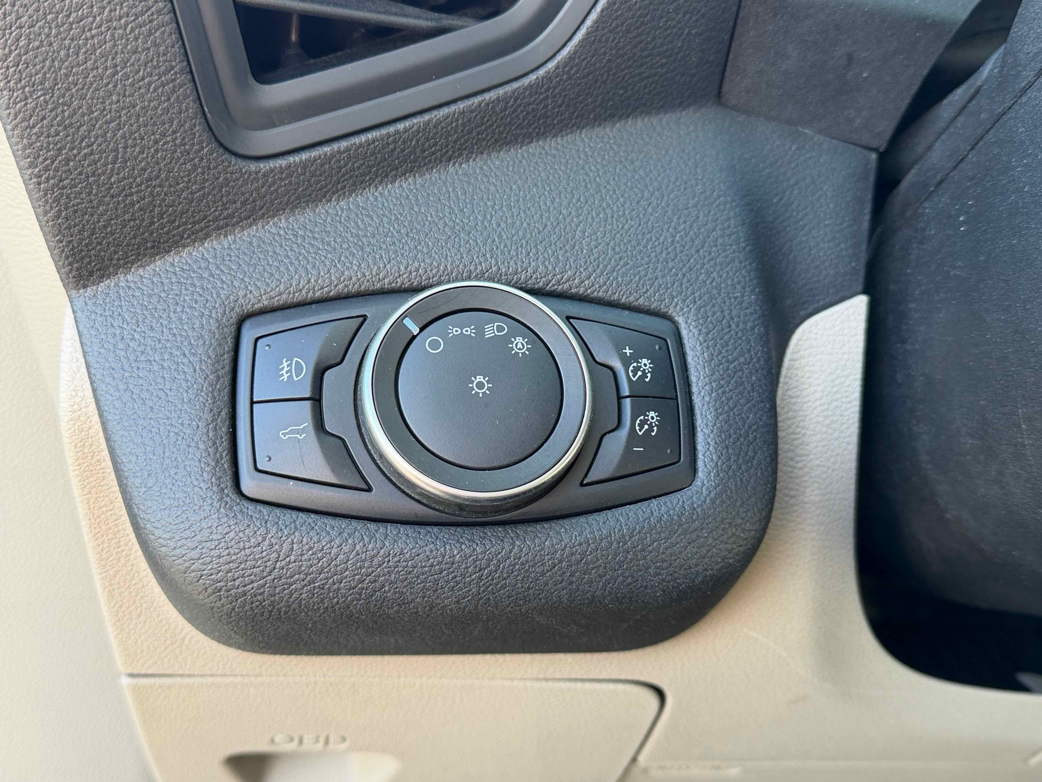 Certified 2018 Ford Escape SE image 27