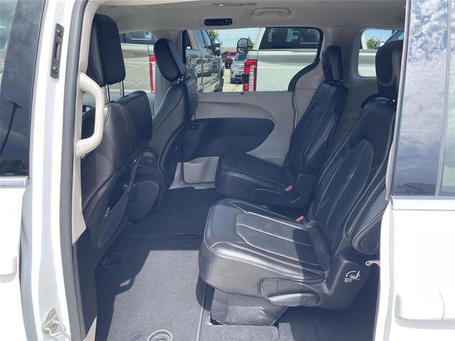Used 2024 Chrysler Pacifica Touring-L FWD image 20