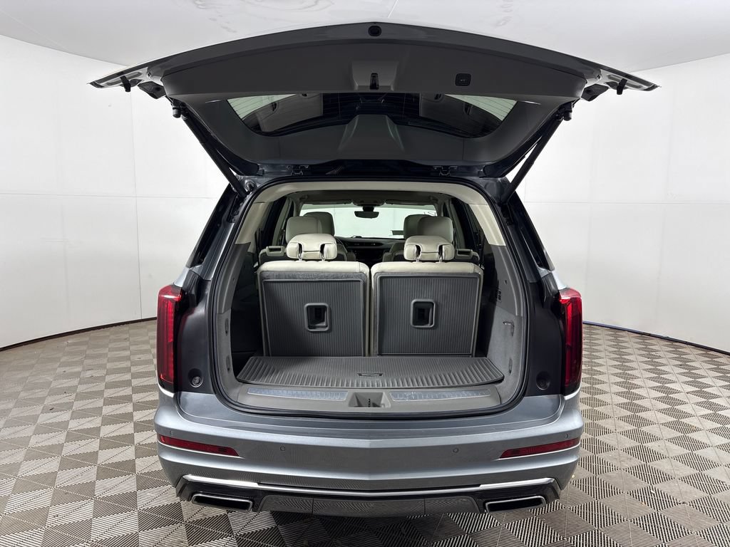 Used 2024 Cadillac XT6 Premium Luxury w/ Technology Package FWD image 26