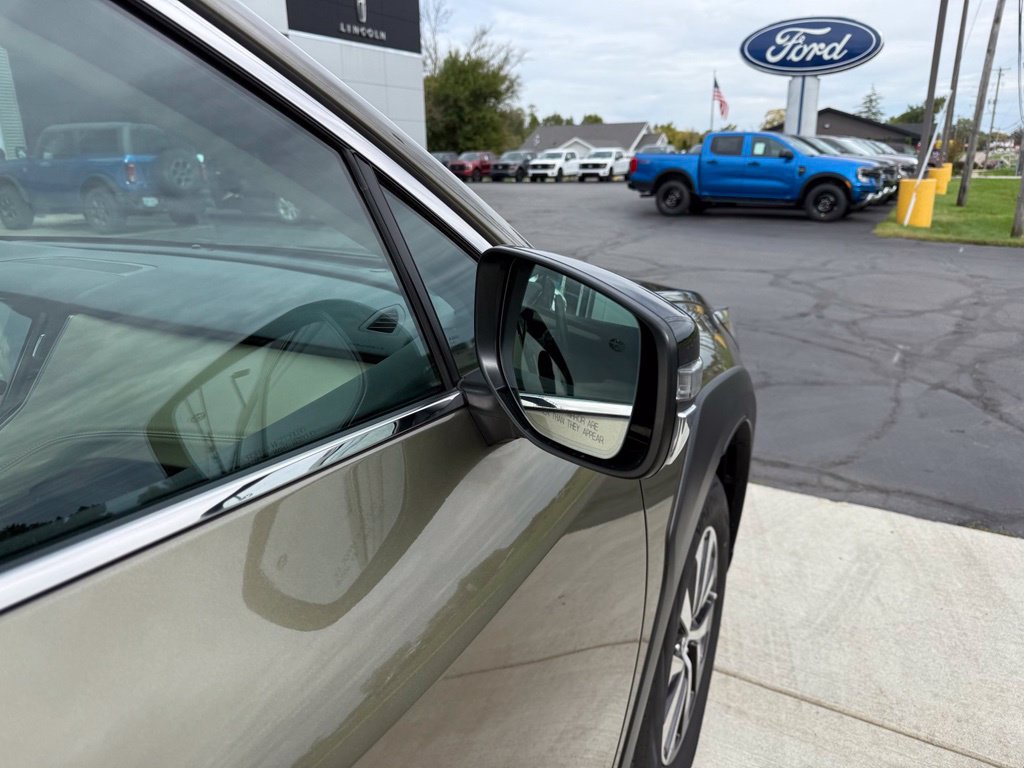 Used 2025 Subaru Outback Premium w/ Popular Package #1A AWD/4WD image 9