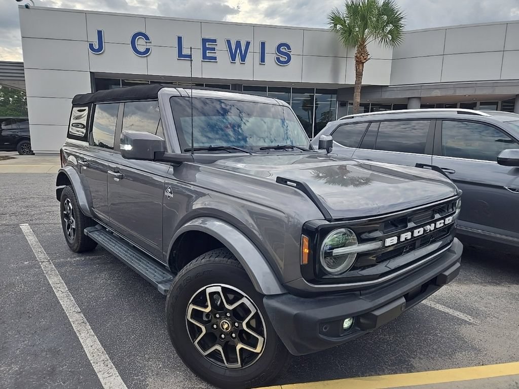 Certified 2023 Ford Bronco Outer Banks AWD/4WD image 1