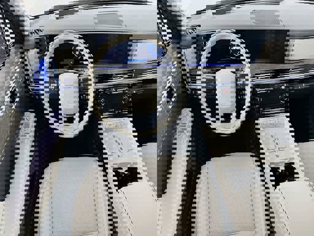 Used 2025 Hyundai Santa Fe Calligraphy image 13