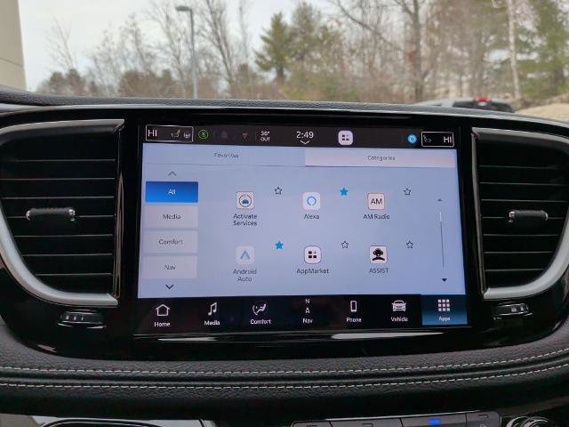 Used 2025 Chrysler Pacifica Limited w/ Uconnect Theater Family Group image 32