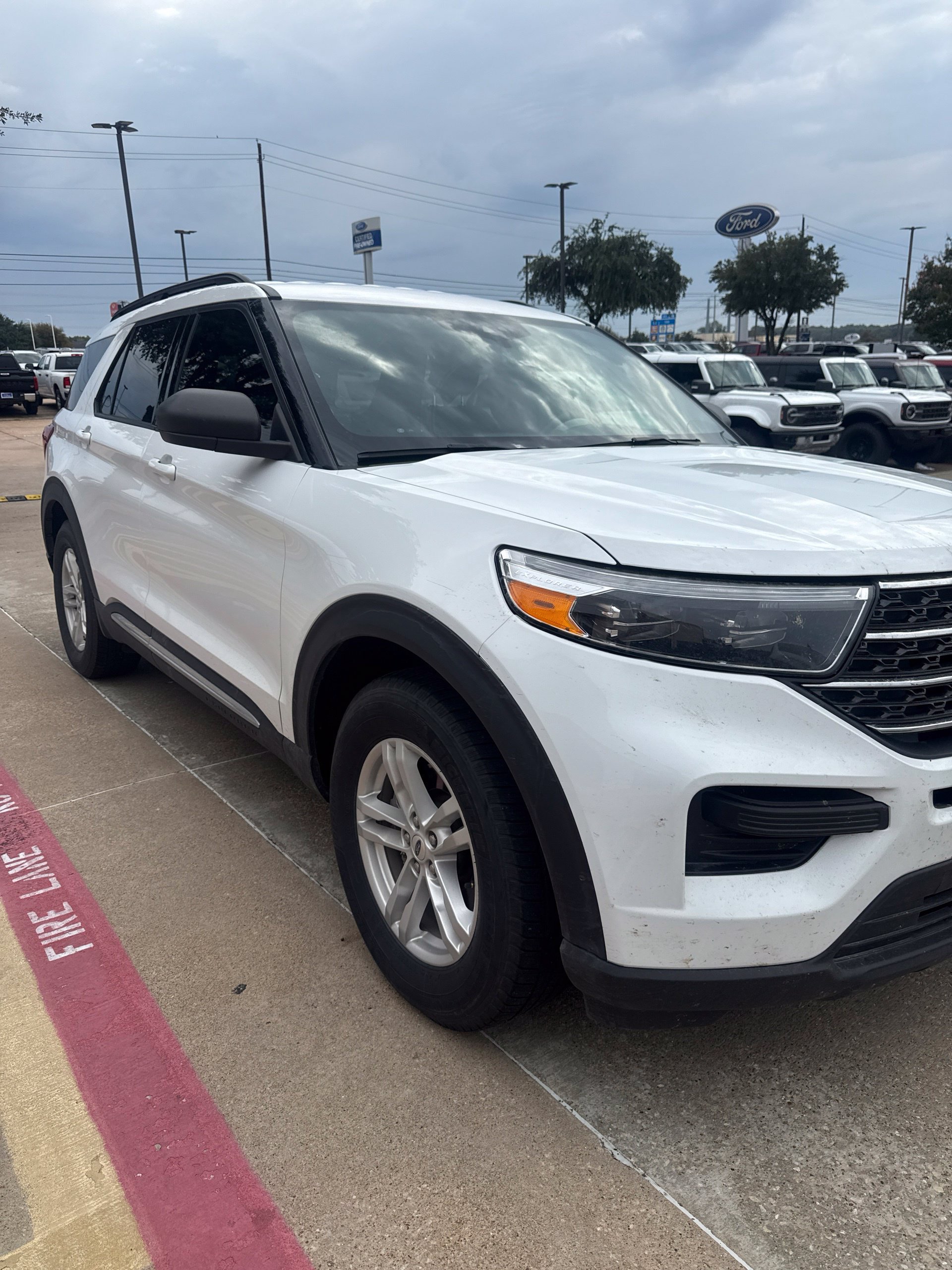 Certified 2020 Ford Explorer XLT RWD image 3