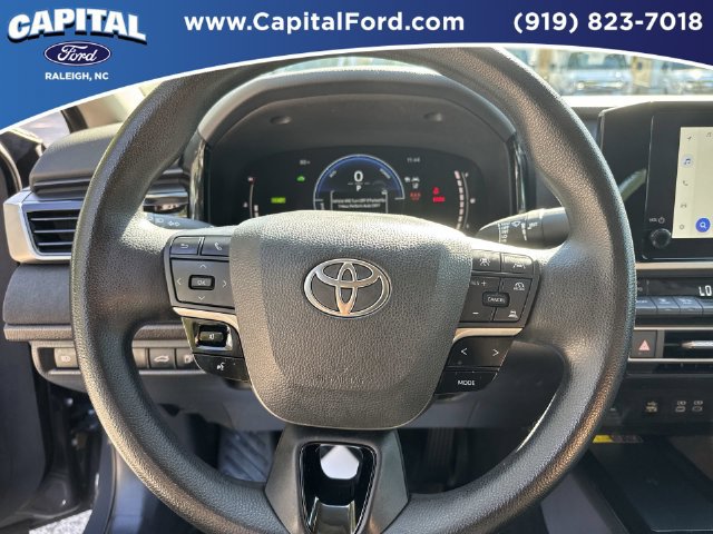 Used 2025 Toyota Camry LE FWD image 24