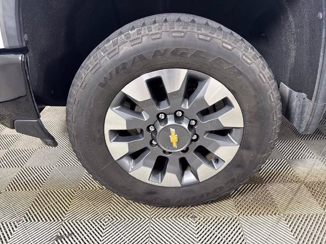 Used 2024 Chevrolet Silverado 2500 Custom w/ Custom Value Package AWD/4WD image 13