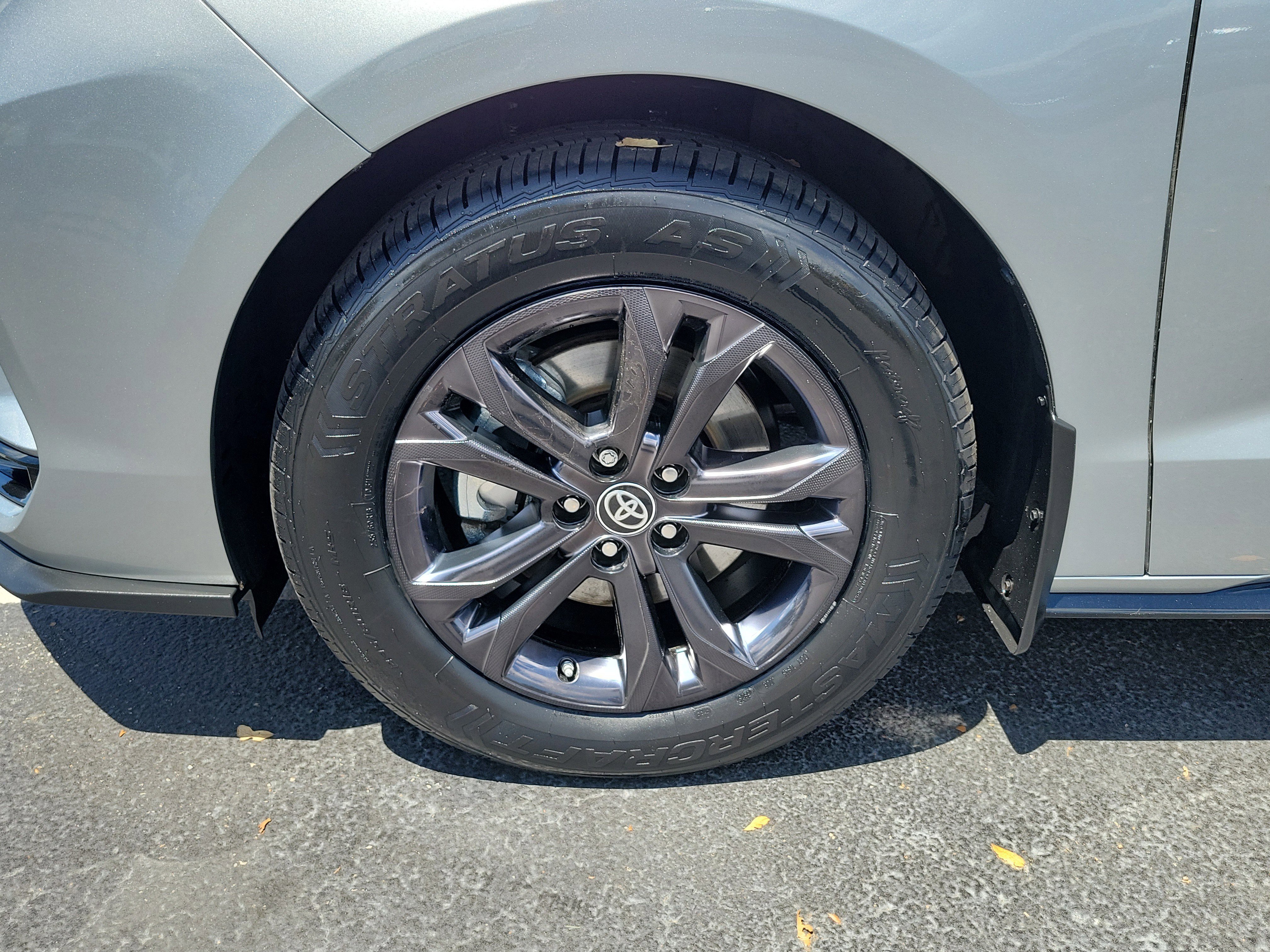 Used 2024 Toyota Sienna XSE w/ XSE Plus Package AWD/4WD image 8