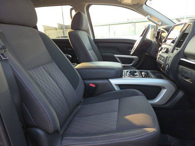 Used 2024 Nissan Titan SV w/ SV Convenience Package RWD image 23