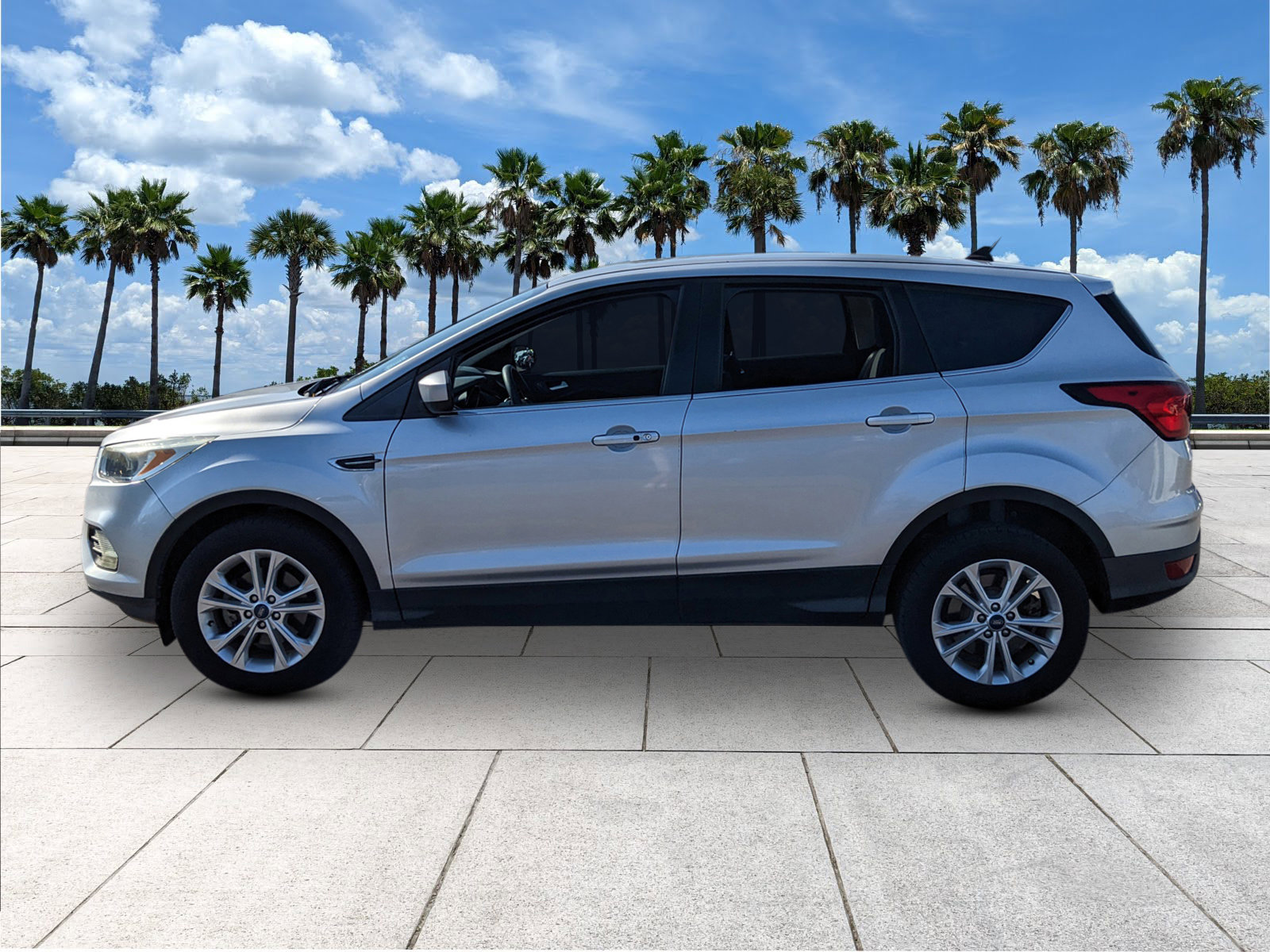 Certified 2019 Ford Escape SE image 5