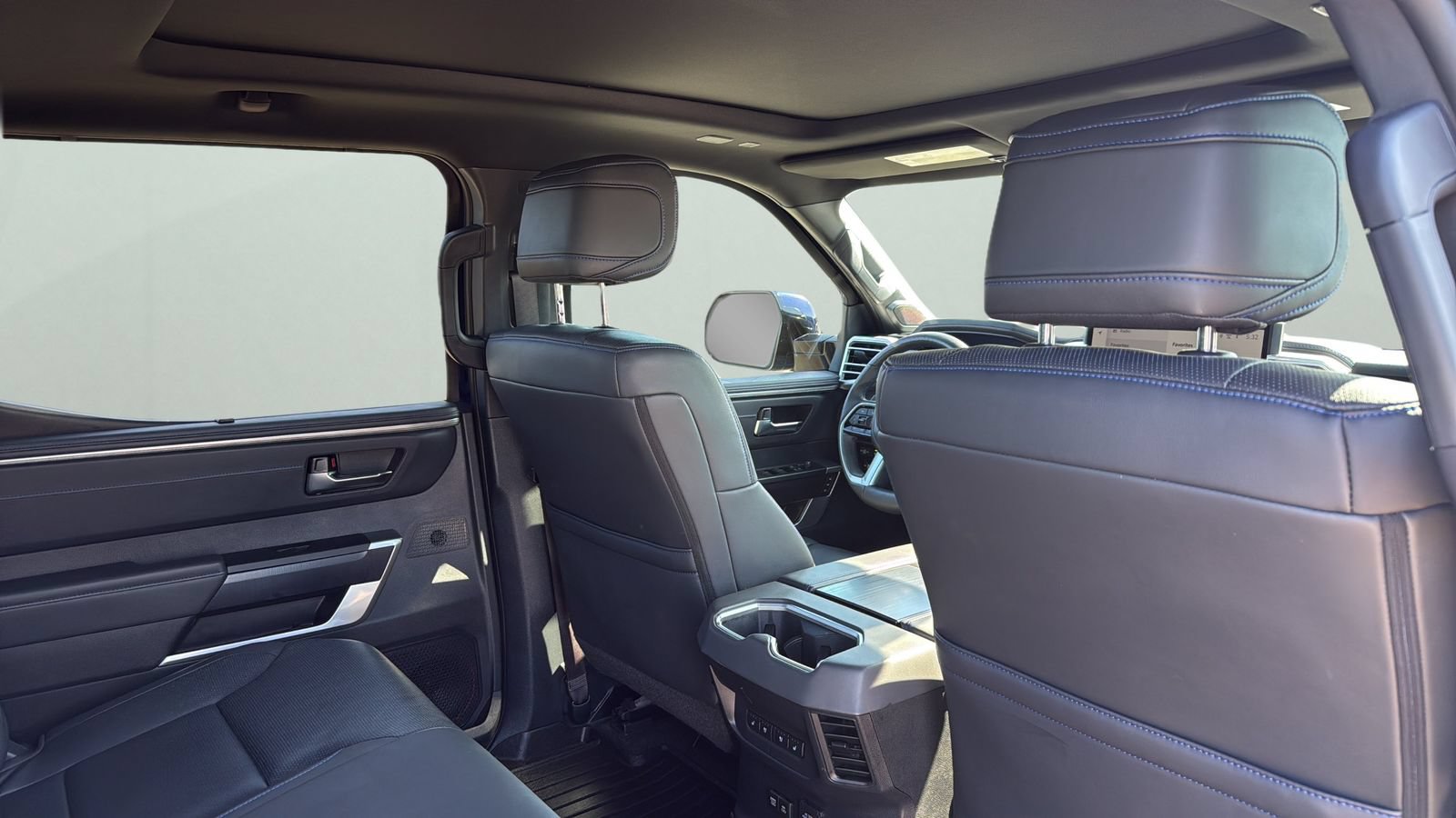 Used 2023 Toyota Tundra Platinum AWD/4WD image 28