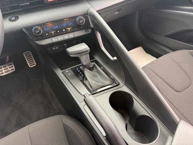 Used 2025 Hyundai Elantra Sport FWD image 20