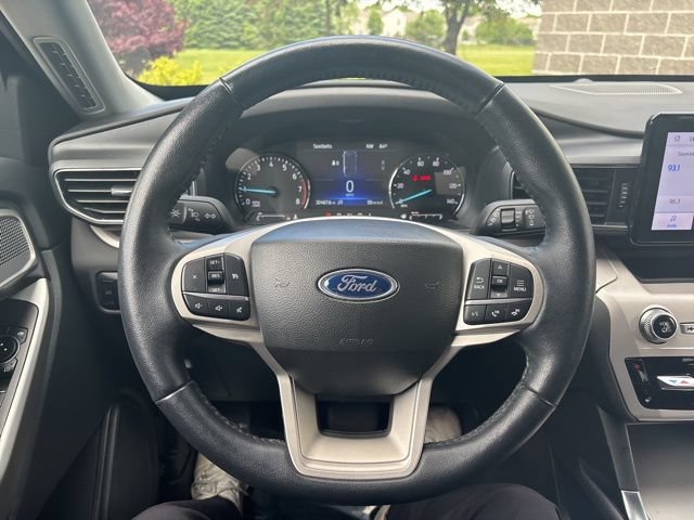 Certified 2023 Ford Explorer XLT w/ Equipment Group 202A AWD/4WD image 18