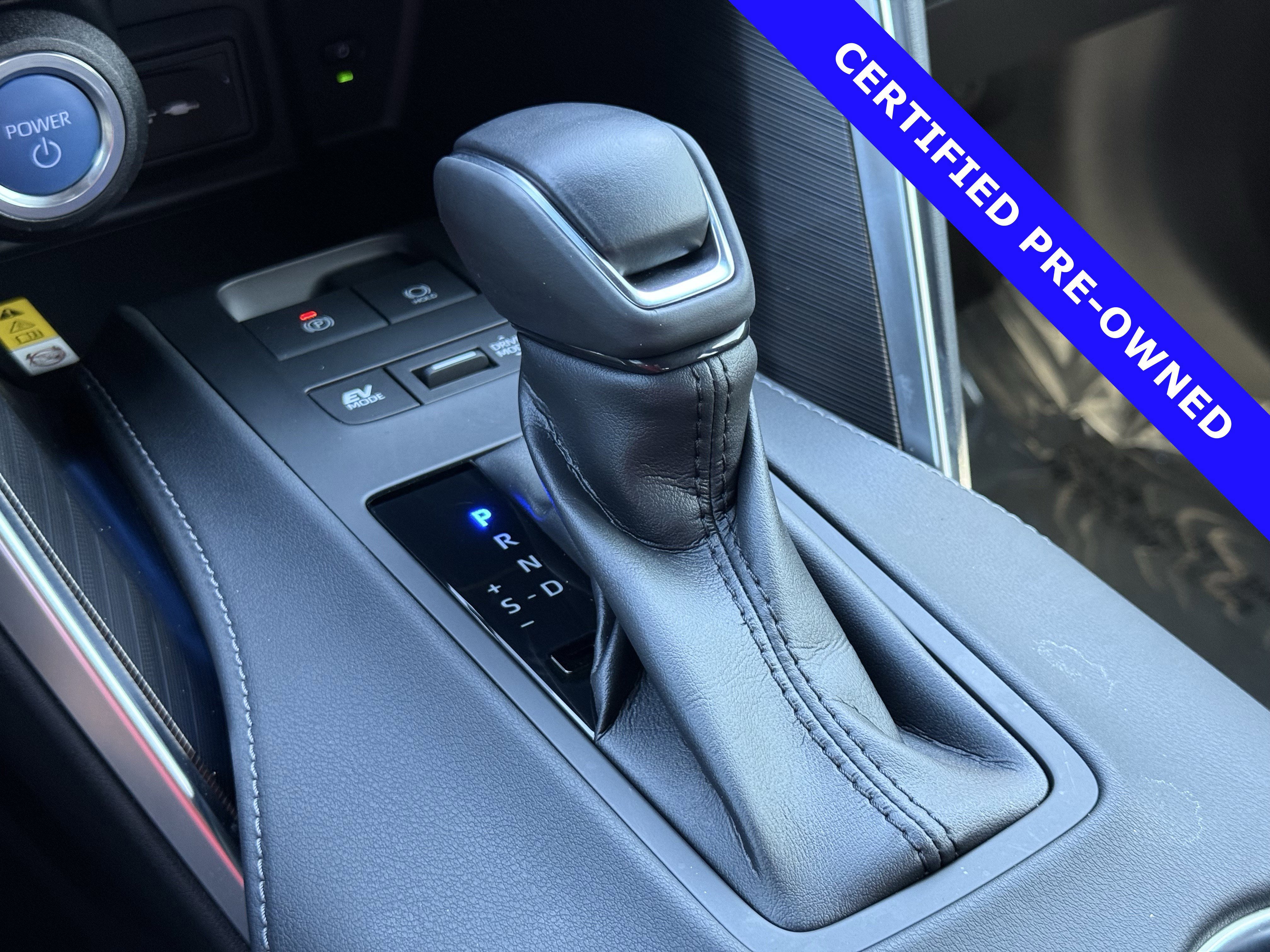 Used 2022 Toyota Venza Limited image 32