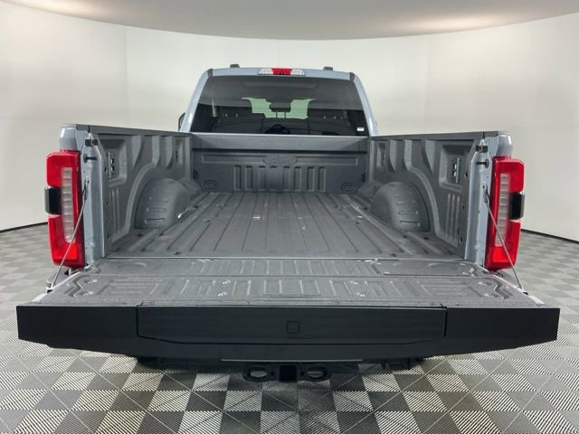 Certified 2025 Ford F350 Lariat w/ Black Appearance Package image 8