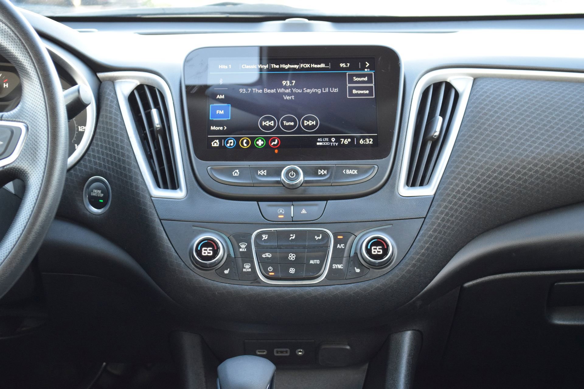 Used 2024 Chevrolet Malibu LT image 11