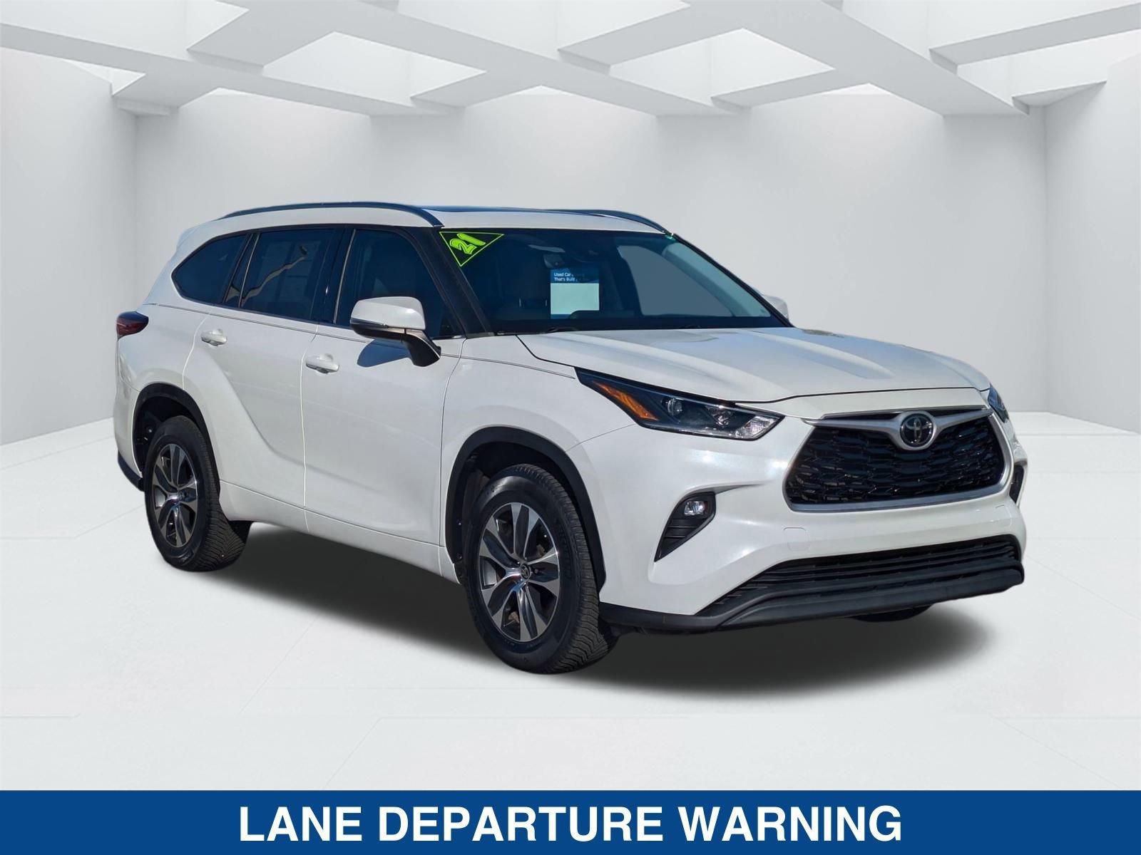 Used 2021 Toyota Highlander XLE image 8
