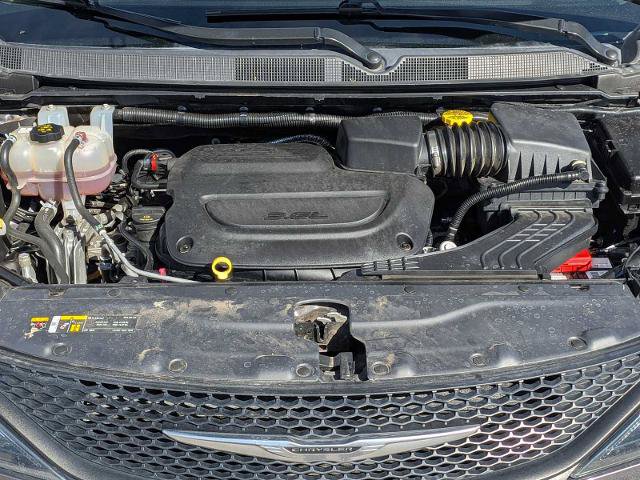 Used 2023 Chrysler Voyager LX FWD image 13