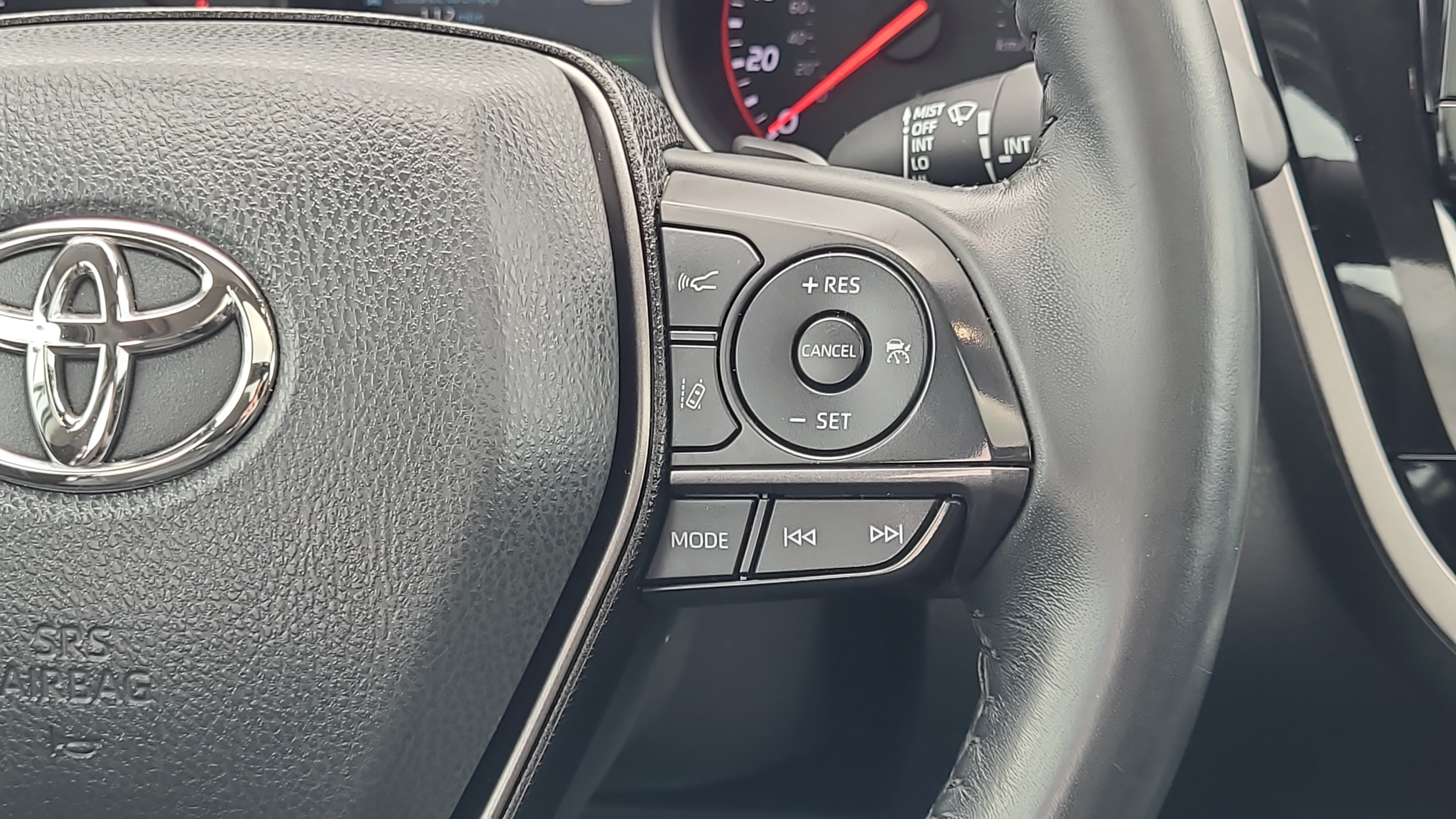 Used 2022 Toyota Camry XSE FWD image 13