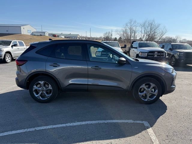 Certified 2025 Ford Escape ST-Line AWD/4WD image 6