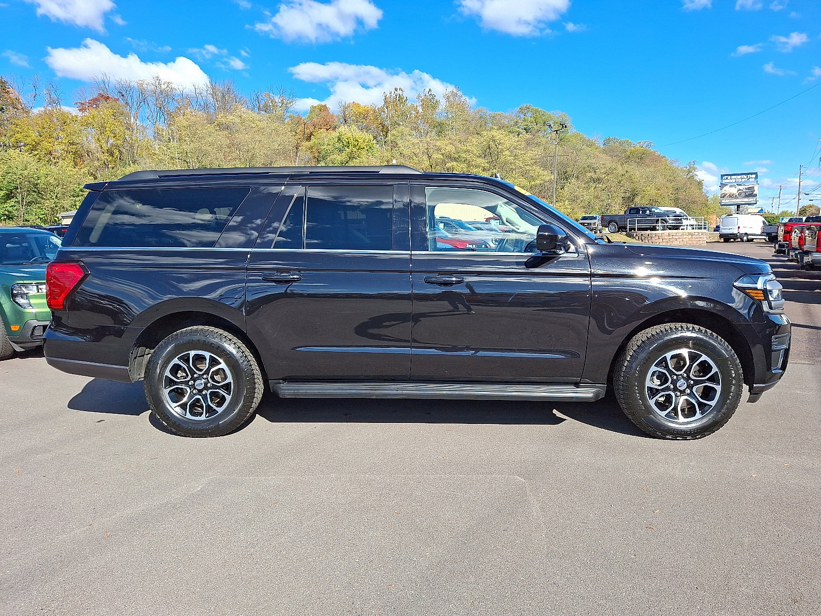 Certified 2024 Ford Expedition Max XLT image 12