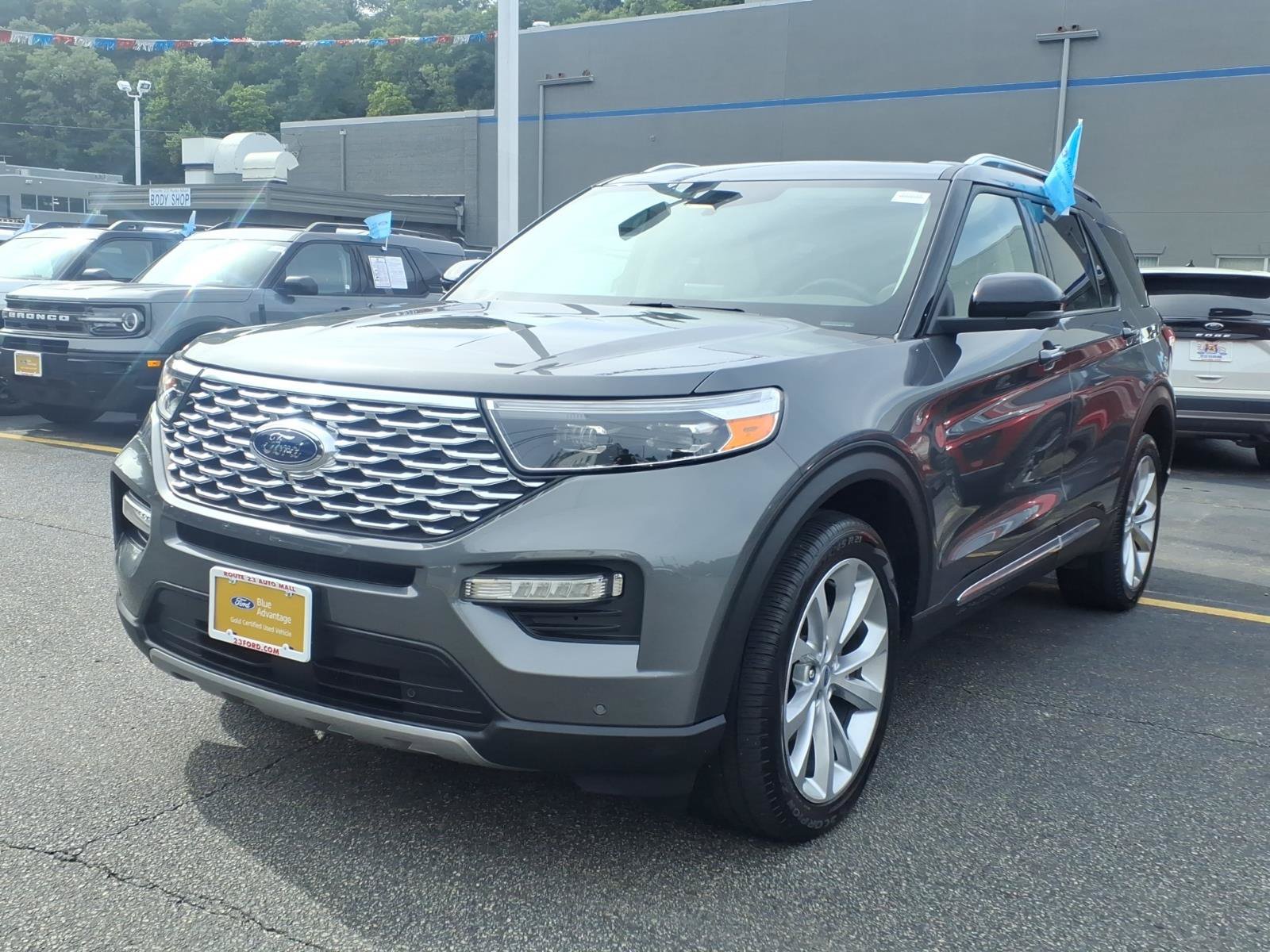 Certified 2023 Ford Explorer Platinum w/ Technology Package AWD/4WD image 4