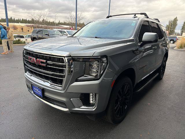 Used 2023 GMC Yukon SLT w/ SLT Premium Package AWD/4WD image 3