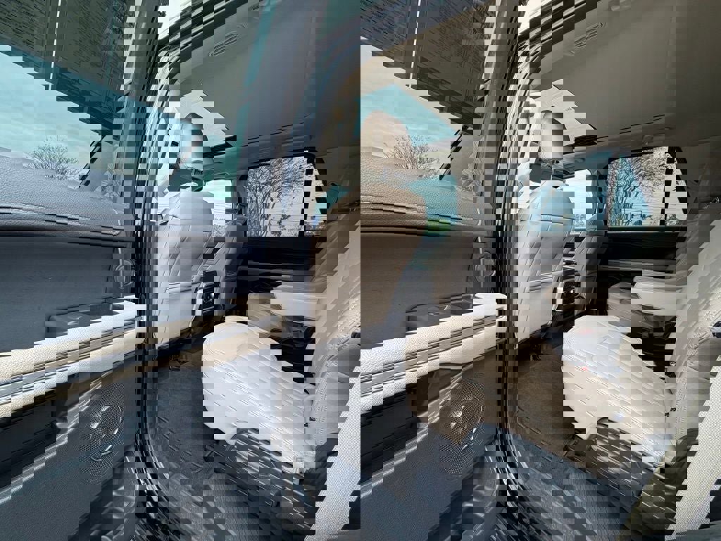 Certified 2024 Ford Expedition Limited image 25