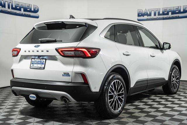 Certified 2024 Ford Escape SE w/ PHEV Premium Package image 4