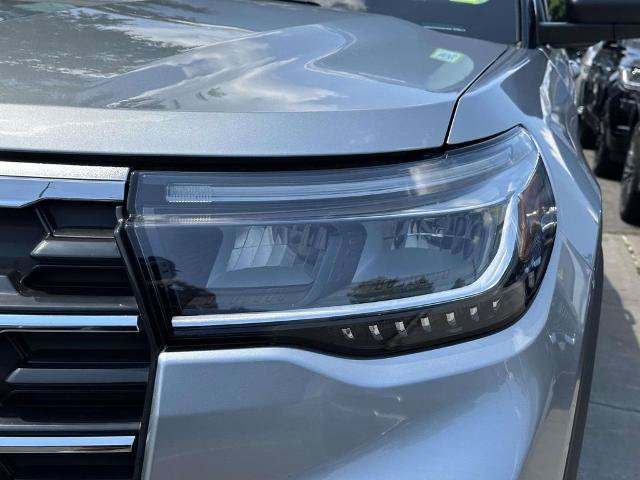 Certified 2025 Ford Explorer Active AWD/4WD image 7