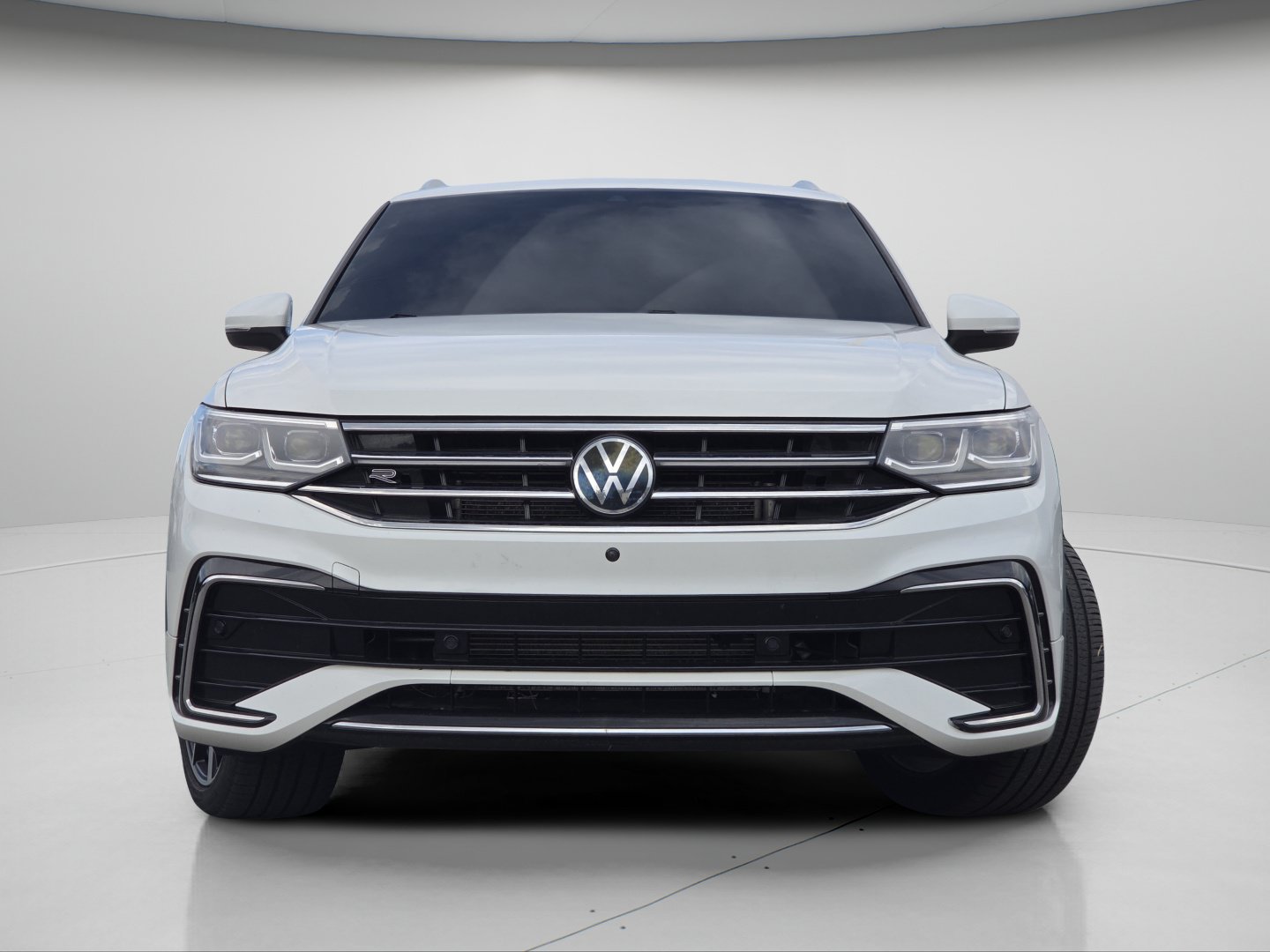 Used 2022 Volkswagen Tiguan SEL R-Line AWD/4WD image 3