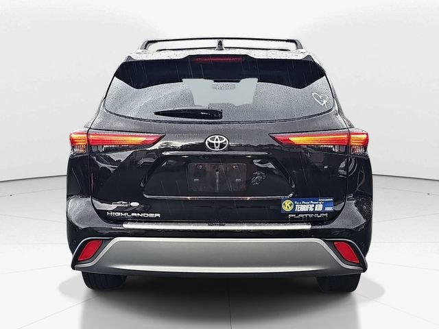 Used 2021 Toyota Highlander Platinum FWD image 5