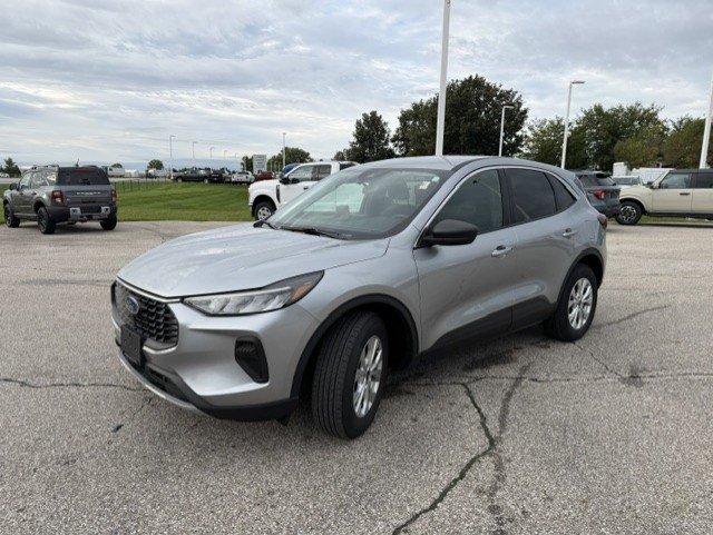 Certified 2024 Ford Escape Active AWD/4WD image 3
