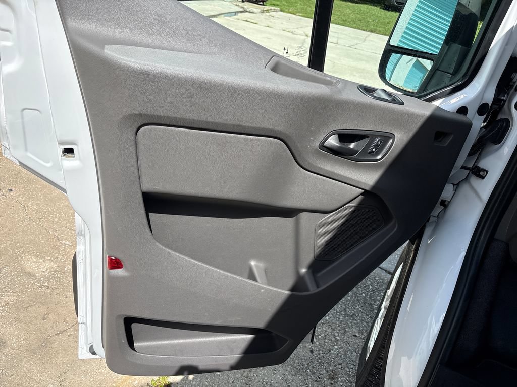 Certified 2025 Ford Transit 250 Low Roof w/ Exterior Upgrade Package RWD image 27