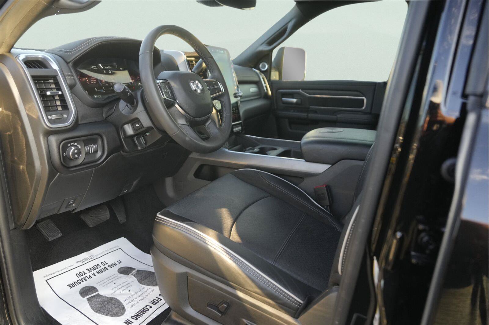 Used 2025 RAM 2500 Laramie AWD/4WD image 8