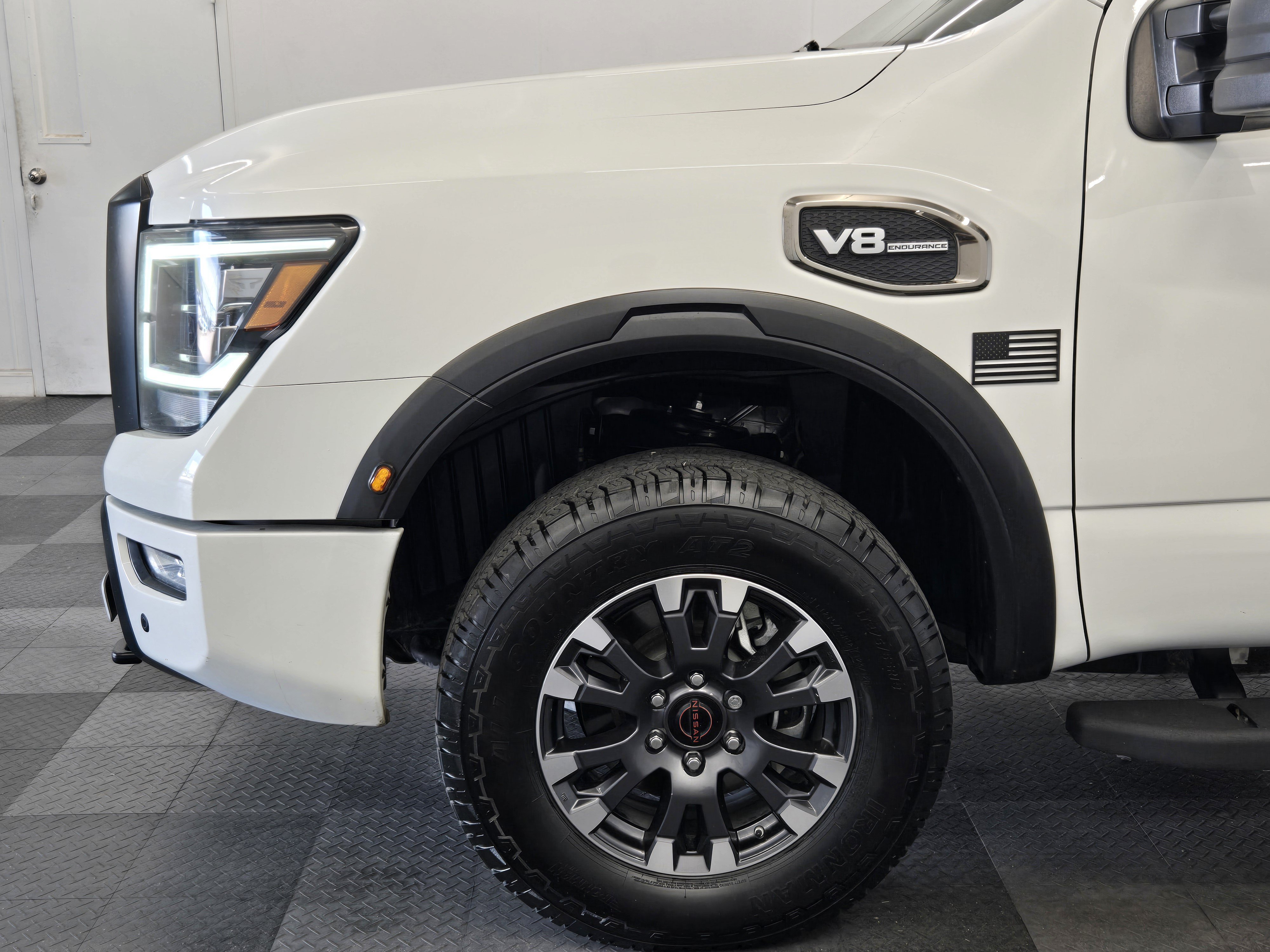 Used 2023 Nissan Titan PRO-4X w/ Pro-4x Convenience Package AWD/4WD image 9