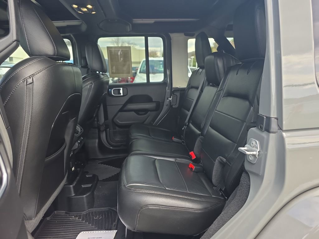 Used 2021 Jeep Wrangler Unlimited Sahara AWD/4WD image 17
