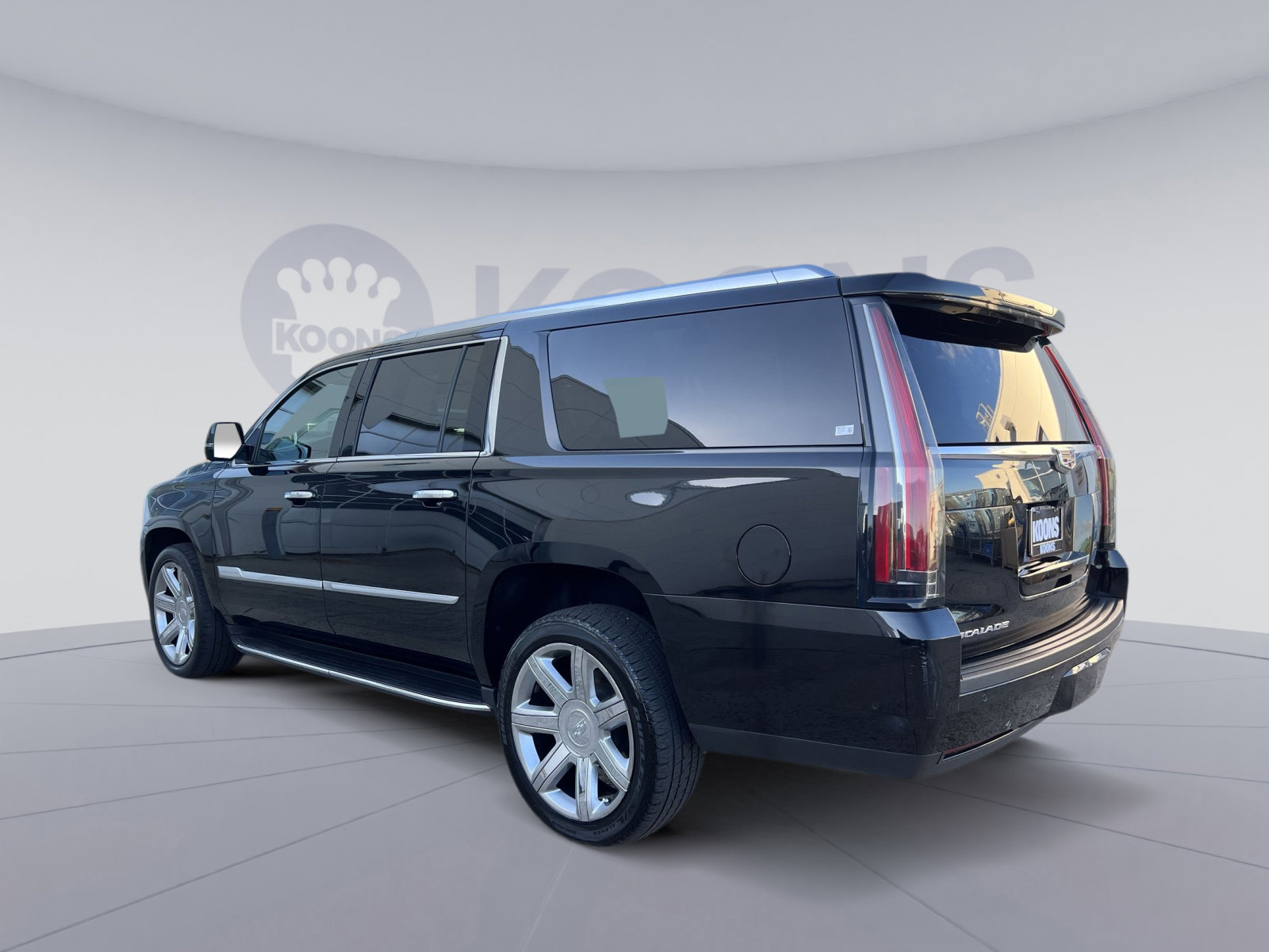 Used 2020 Cadillac Escalade ESV Luxury image 3