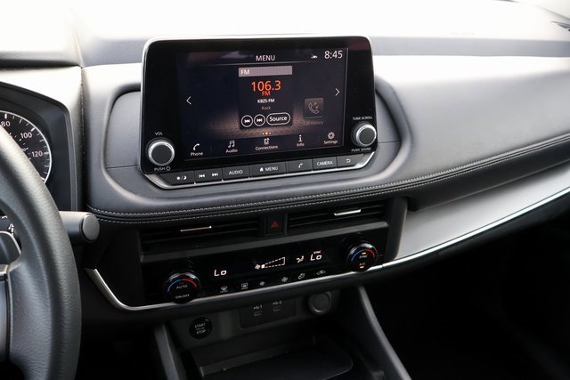 Used 2024 Nissan Rogue SV image 28