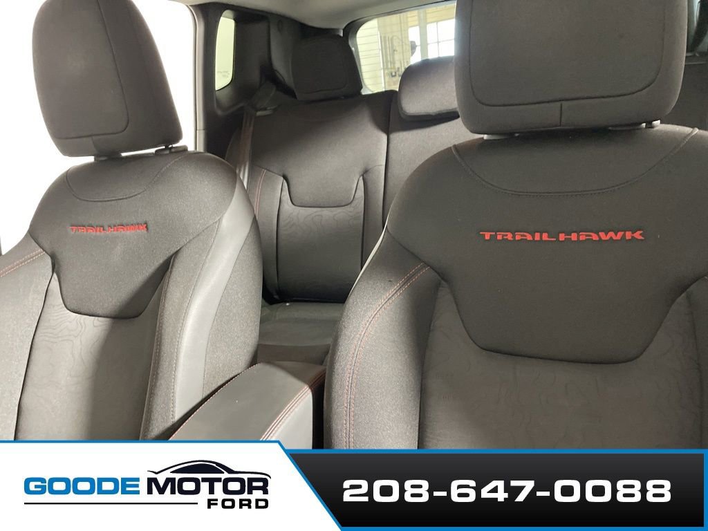 Used 2022 Jeep Renegade Trailhawk AWD/4WD image 18