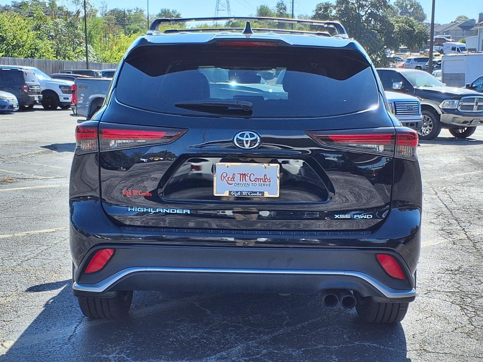 Used 2024 Toyota Highlander LE AWD/4WD image 7