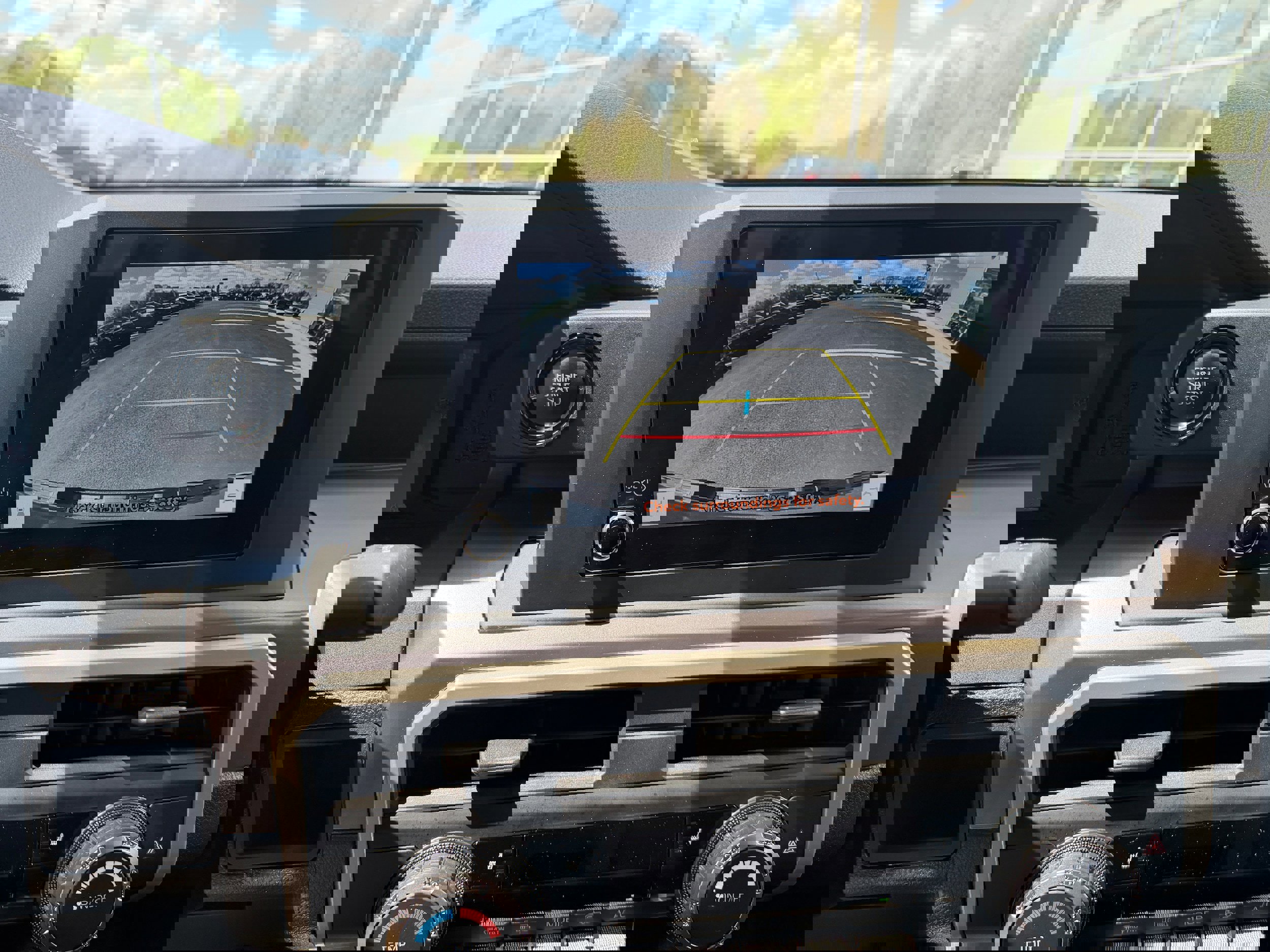 Used 2025 Toyota Tacoma SR5 image 27