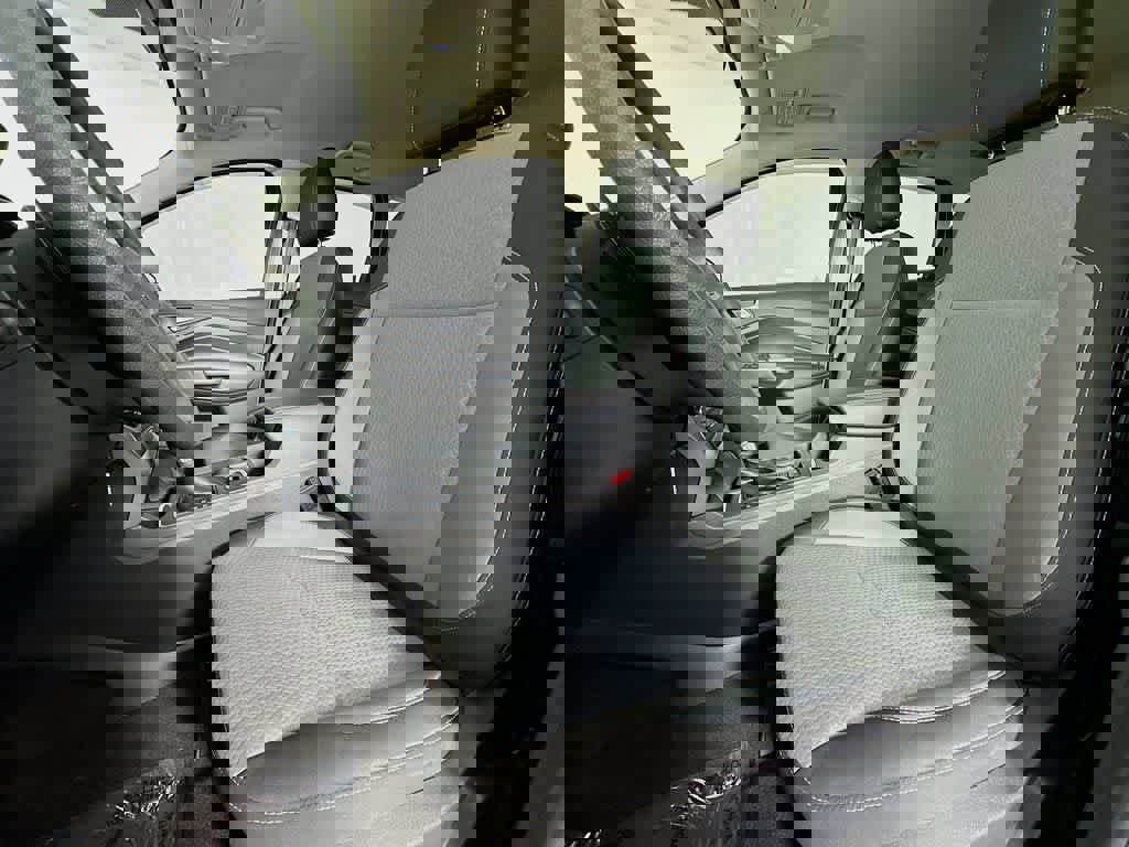 Certified 2017 Ford Escape SE image 12