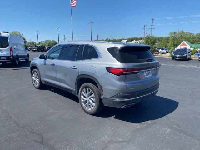 Used 2025 Buick Enclave Preferred w/ Power Package image 3