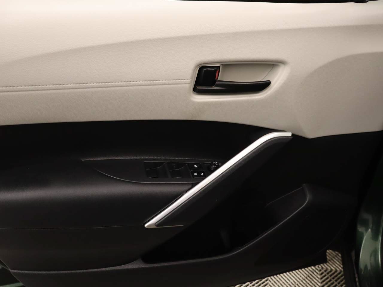 Used 2023 Toyota Corolla Cross LE FWD image 18